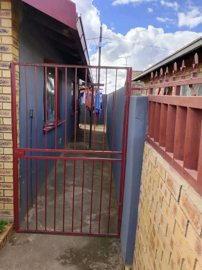 2 Bedroom Property for Sale in Tembisa Central Gauteng