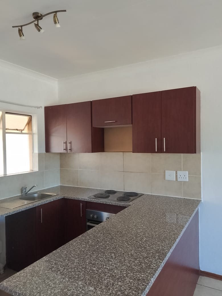 2 Bedroom Property for Sale in Heatherdale AH Gauteng