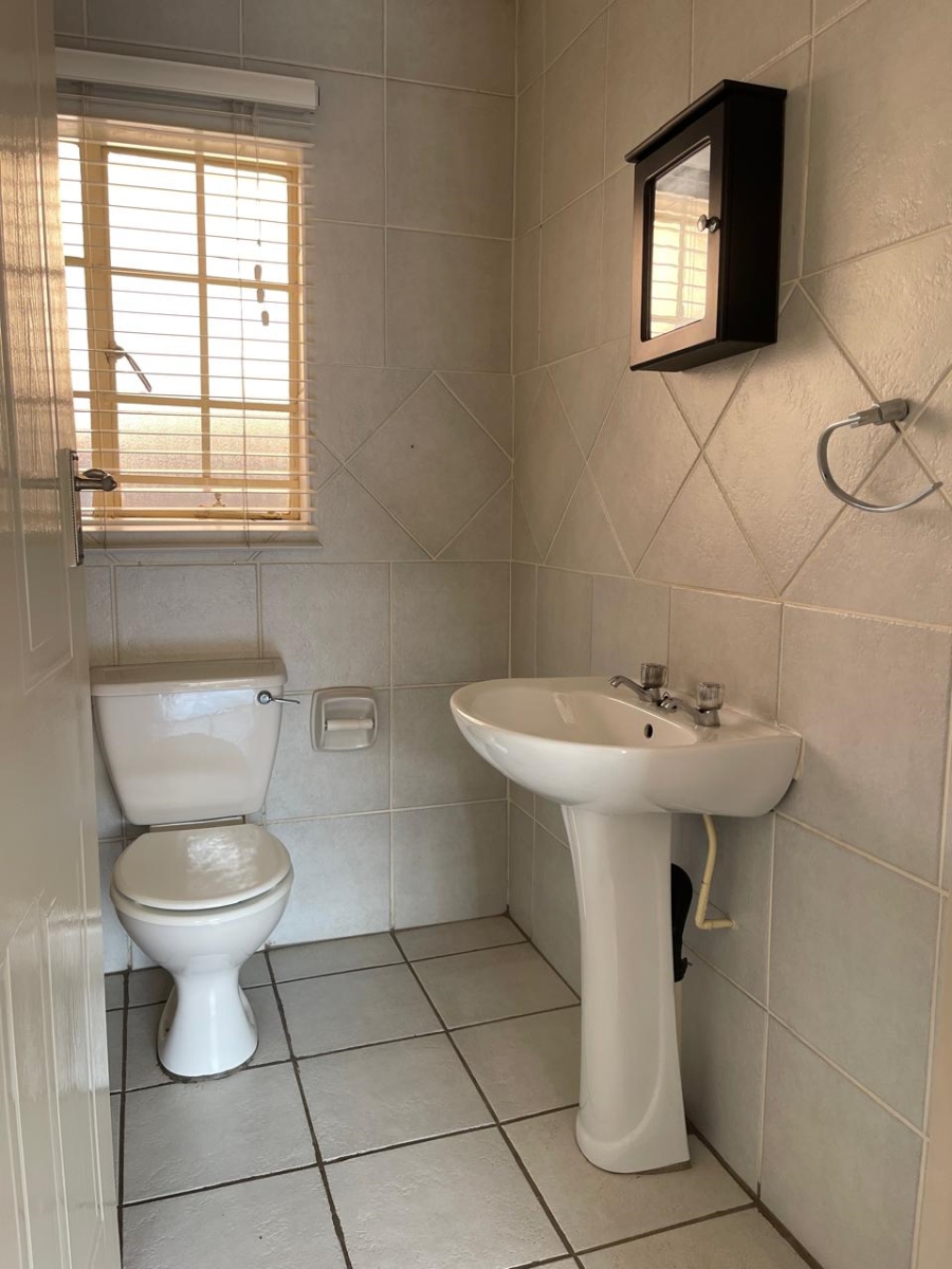 2 Bedroom Property for Sale in Amberfield Glen Gauteng