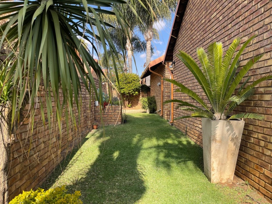 2 Bedroom Property for Sale in Amberfield Glen Gauteng