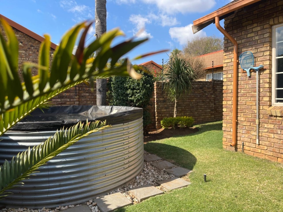 2 Bedroom Property for Sale in Amberfield Glen Gauteng