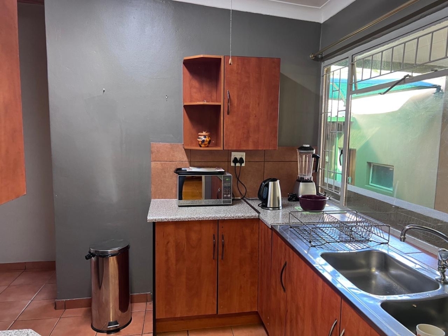 3 Bedroom Property for Sale in Mountain View Gauteng