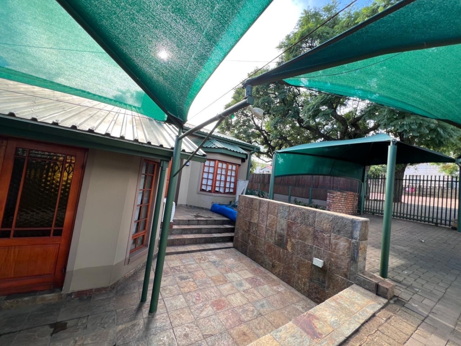 3 Bedroom Property for Sale in Mountain View Gauteng