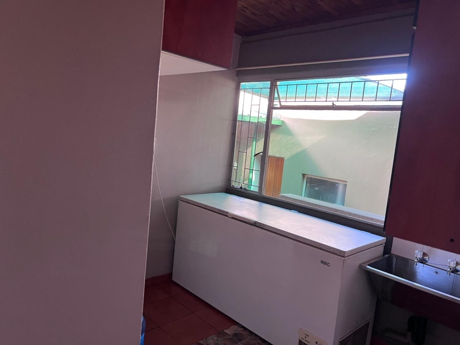 3 Bedroom Property for Sale in Mountain View Gauteng