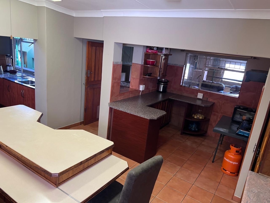 3 Bedroom Property for Sale in Mountain View Gauteng