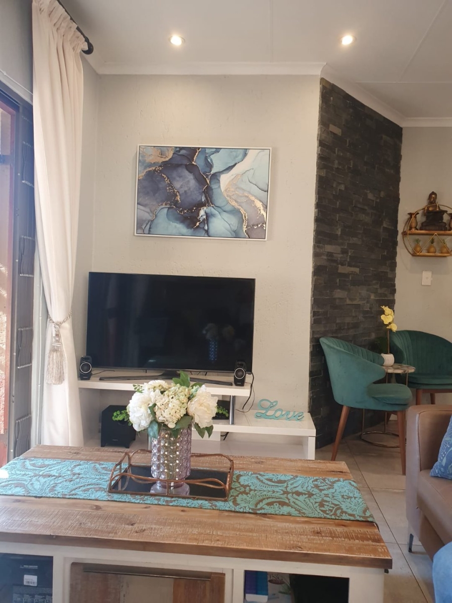 2 Bedroom Property for Sale in Douglasdale Gauteng
