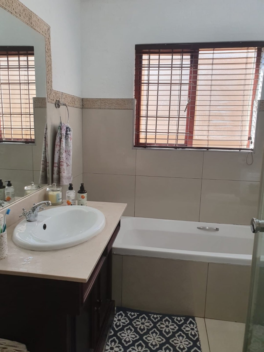 2 Bedroom Property for Sale in Douglasdale Gauteng