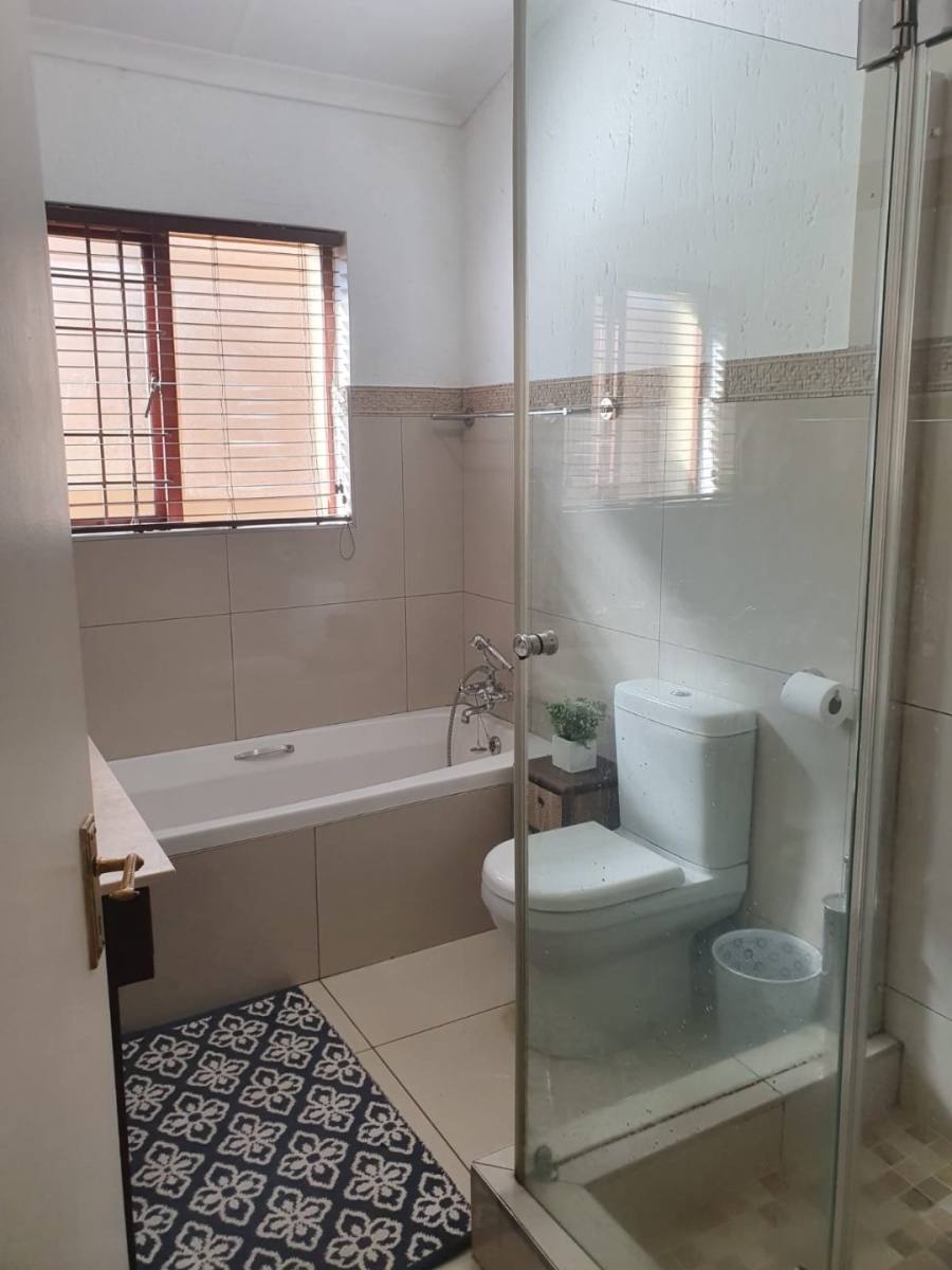 2 Bedroom Property for Sale in Douglasdale Gauteng