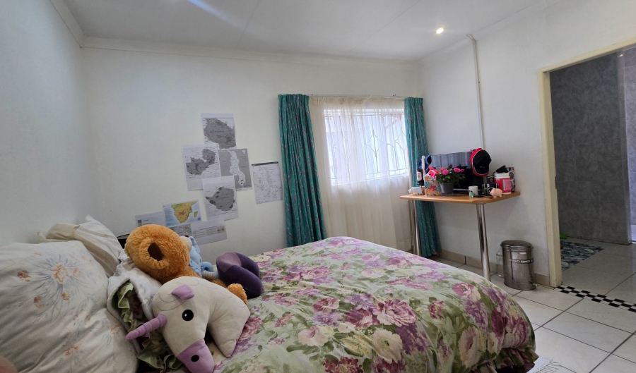 To Let 1 Bedroom Property for Rent in Crystal Park Gauteng