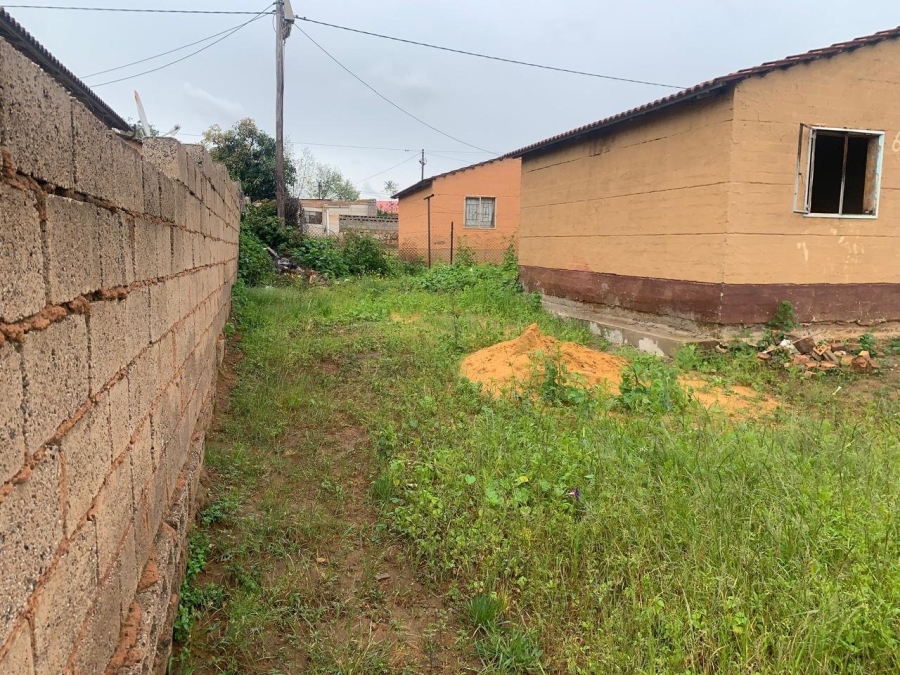 2 Bedroom Property for Sale in Mohlakeng Gauteng