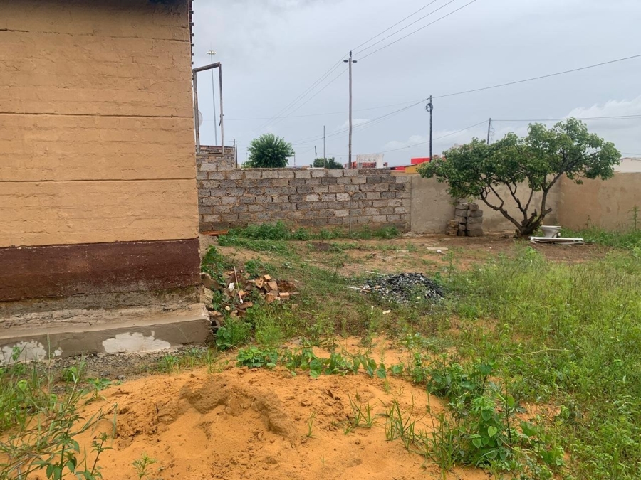 2 Bedroom Property for Sale in Mohlakeng Gauteng