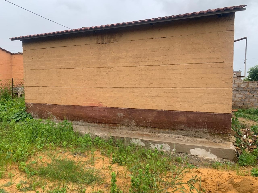 2 Bedroom Property for Sale in Mohlakeng Gauteng