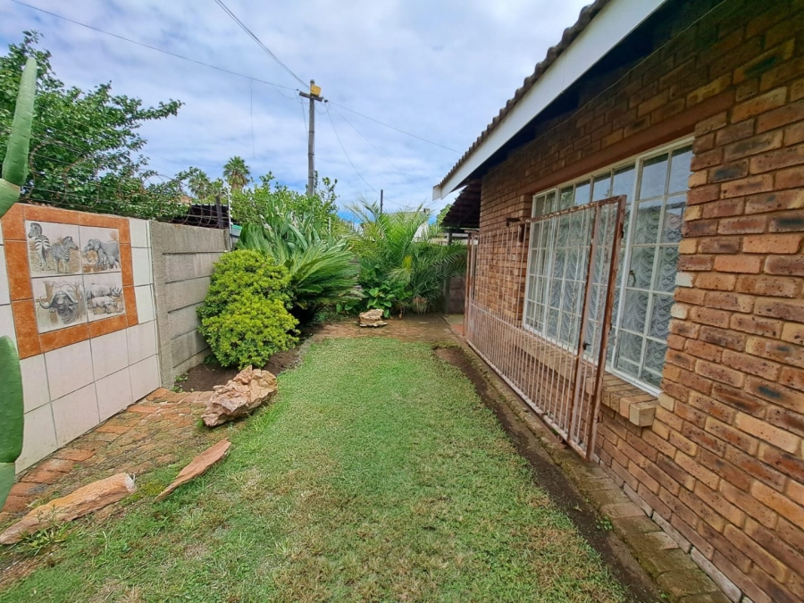 3 Bedroom Property for Sale in Dunnottar Gauteng