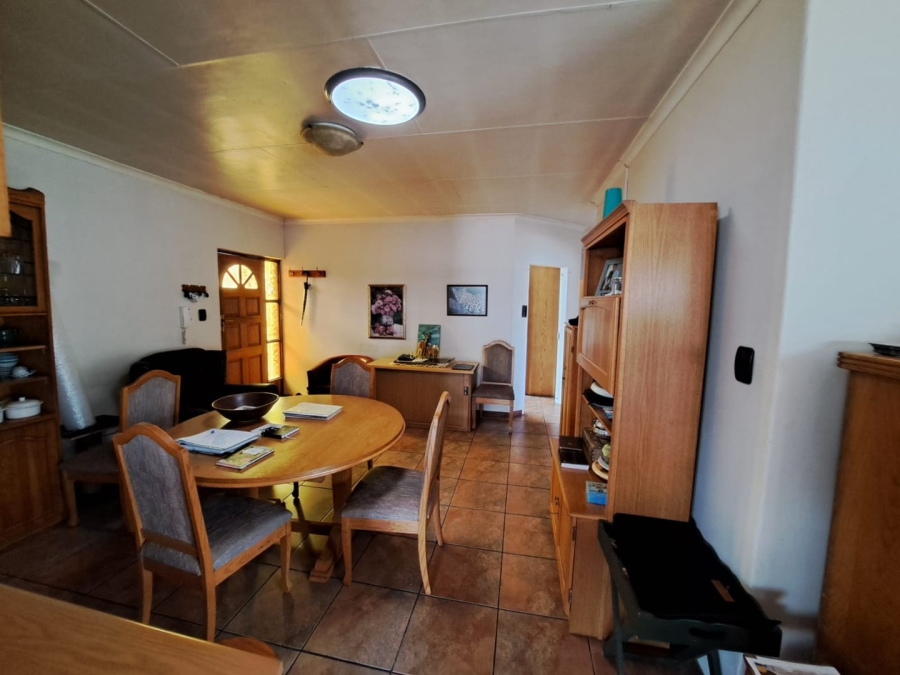 3 Bedroom Property for Sale in Dunnottar Gauteng