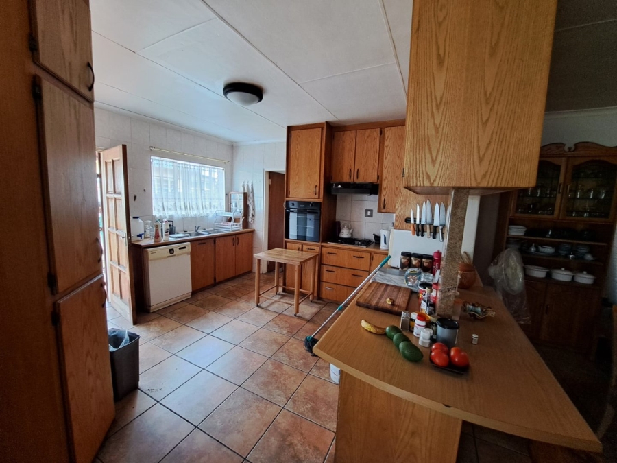 3 Bedroom Property for Sale in Dunnottar Gauteng