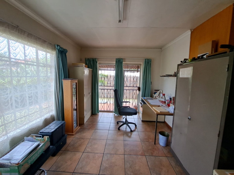 3 Bedroom Property for Sale in Dunnottar Gauteng