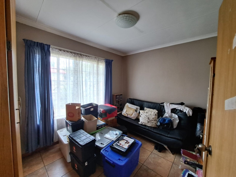 3 Bedroom Property for Sale in Dunnottar Gauteng