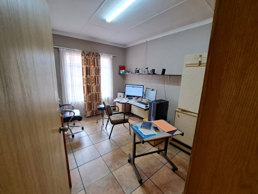 3 Bedroom Property for Sale in Dunnottar Gauteng