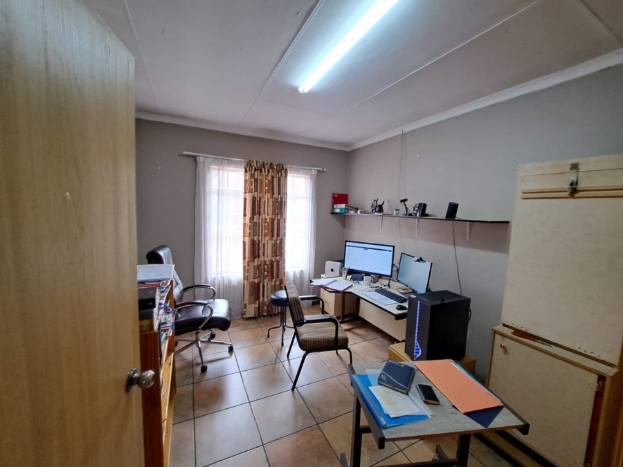 3 Bedroom Property for Sale in Dunnottar Gauteng