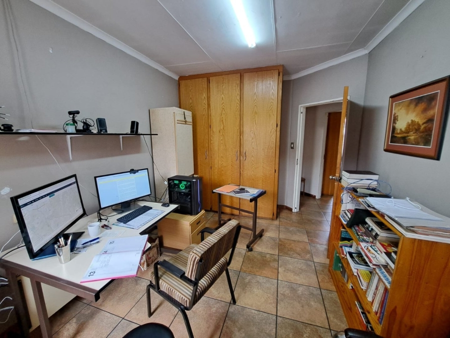 3 Bedroom Property for Sale in Dunnottar Gauteng
