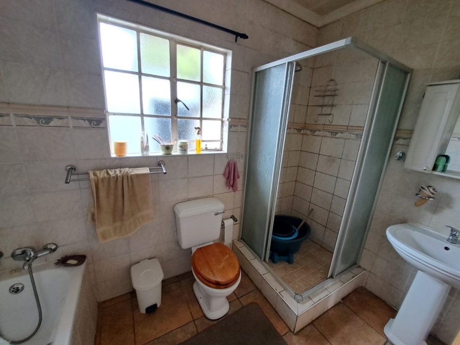 3 Bedroom Property for Sale in Dunnottar Gauteng