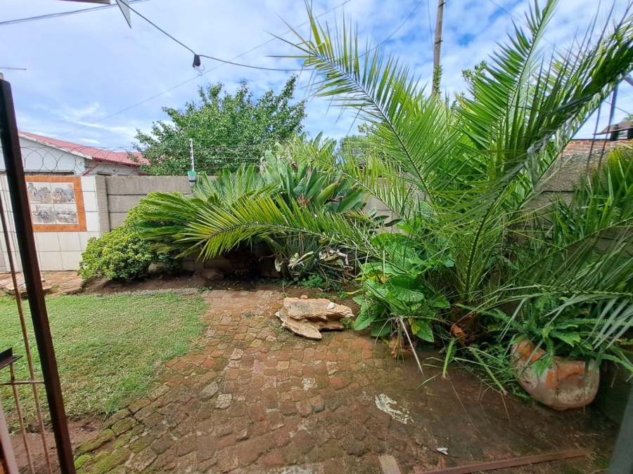 3 Bedroom Property for Sale in Dunnottar Gauteng