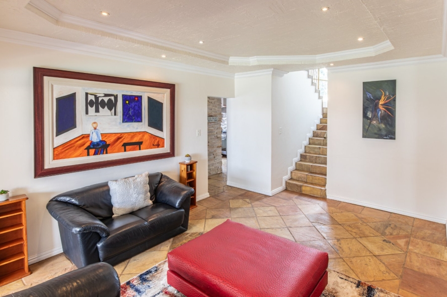 5 Bedroom Property for Sale in Ruimsig Gauteng