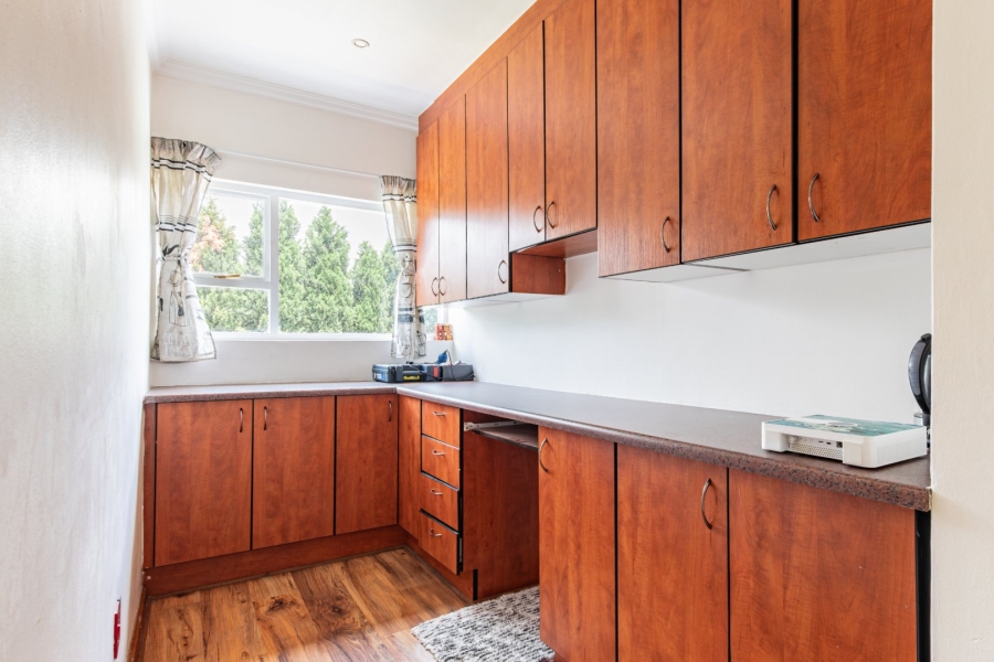 5 Bedroom Property for Sale in Ruimsig Gauteng