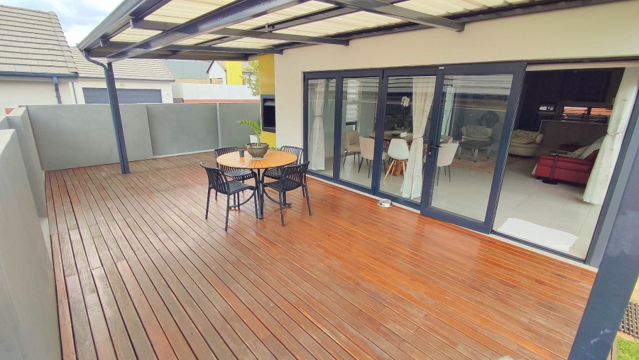 4 Bedroom Property for Sale in Amberfield Gauteng