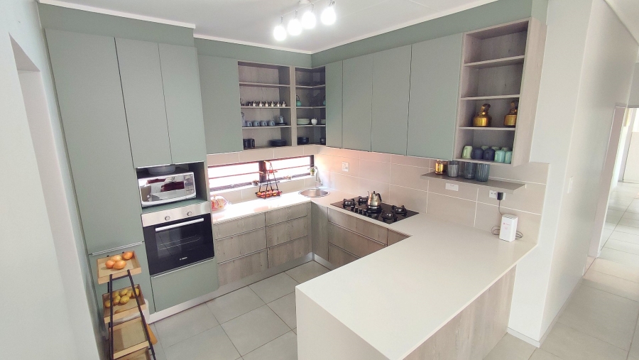 4 Bedroom Property for Sale in Amberfield Gauteng