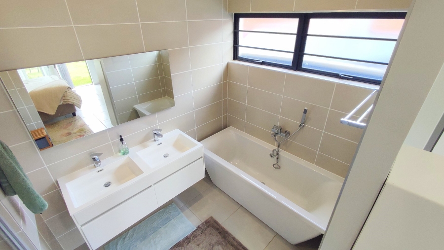 4 Bedroom Property for Sale in Amberfield Gauteng