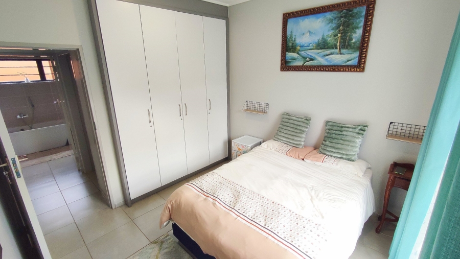 4 Bedroom Property for Sale in Amberfield Gauteng