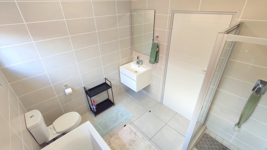 4 Bedroom Property for Sale in Amberfield Gauteng