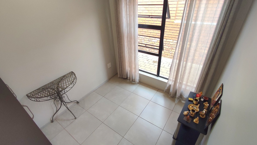4 Bedroom Property for Sale in Amberfield Gauteng