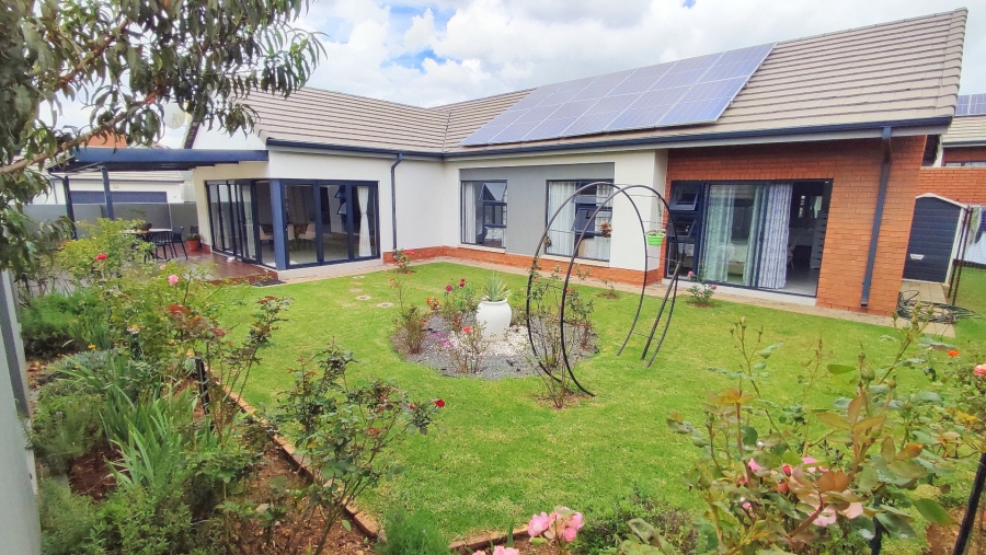 4 Bedroom Property for Sale in Amberfield Gauteng