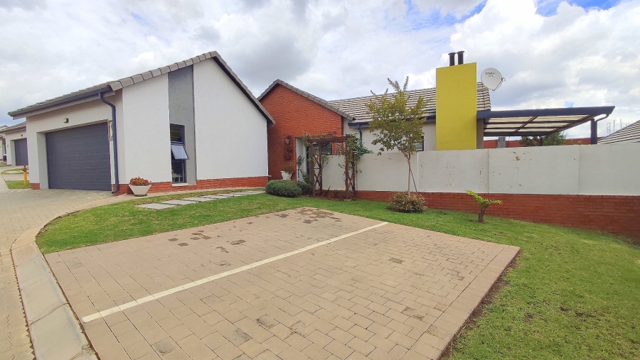 4 Bedroom Property for Sale in Amberfield Gauteng