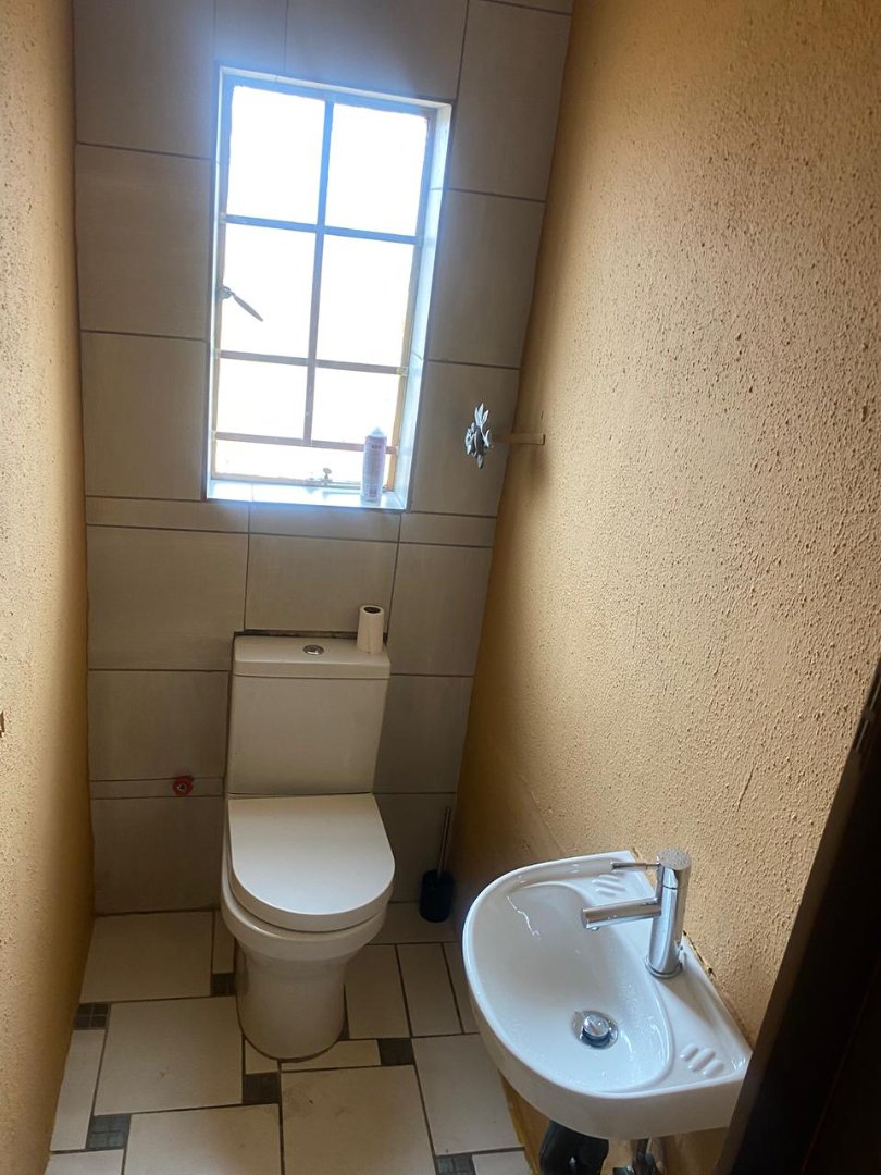 2 Bedroom Property for Sale in Nellmapius Gauteng