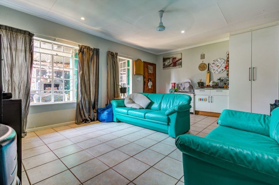 2 Bedroom Property for Sale in Glen Marais Gauteng