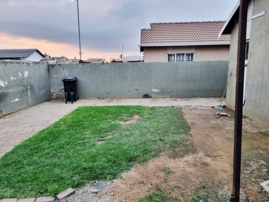 2 Bedroom Property for Sale in Windmill Park Gauteng
