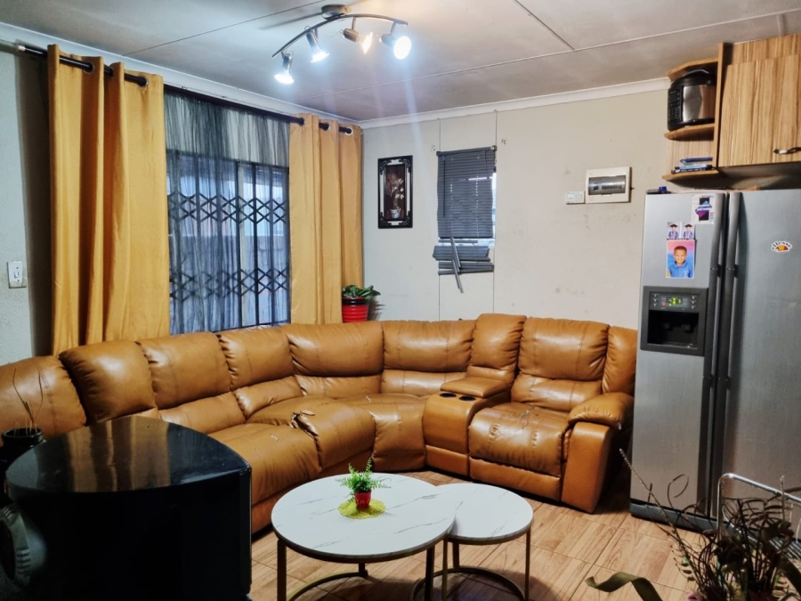 2 Bedroom Property for Sale in Windmill Park Gauteng