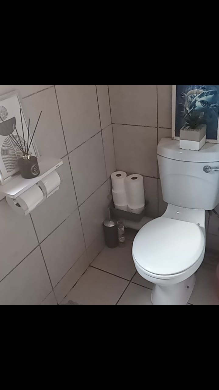 2 Bedroom Property for Sale in Cruywagenpark Gauteng