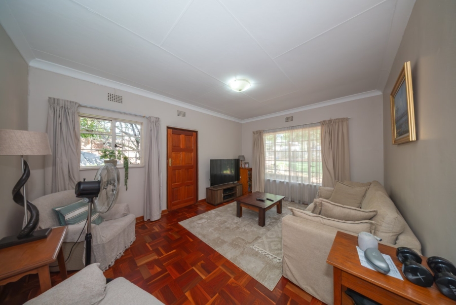 To Let 3 Bedroom Property for Rent in Lakeside Village Gauteng