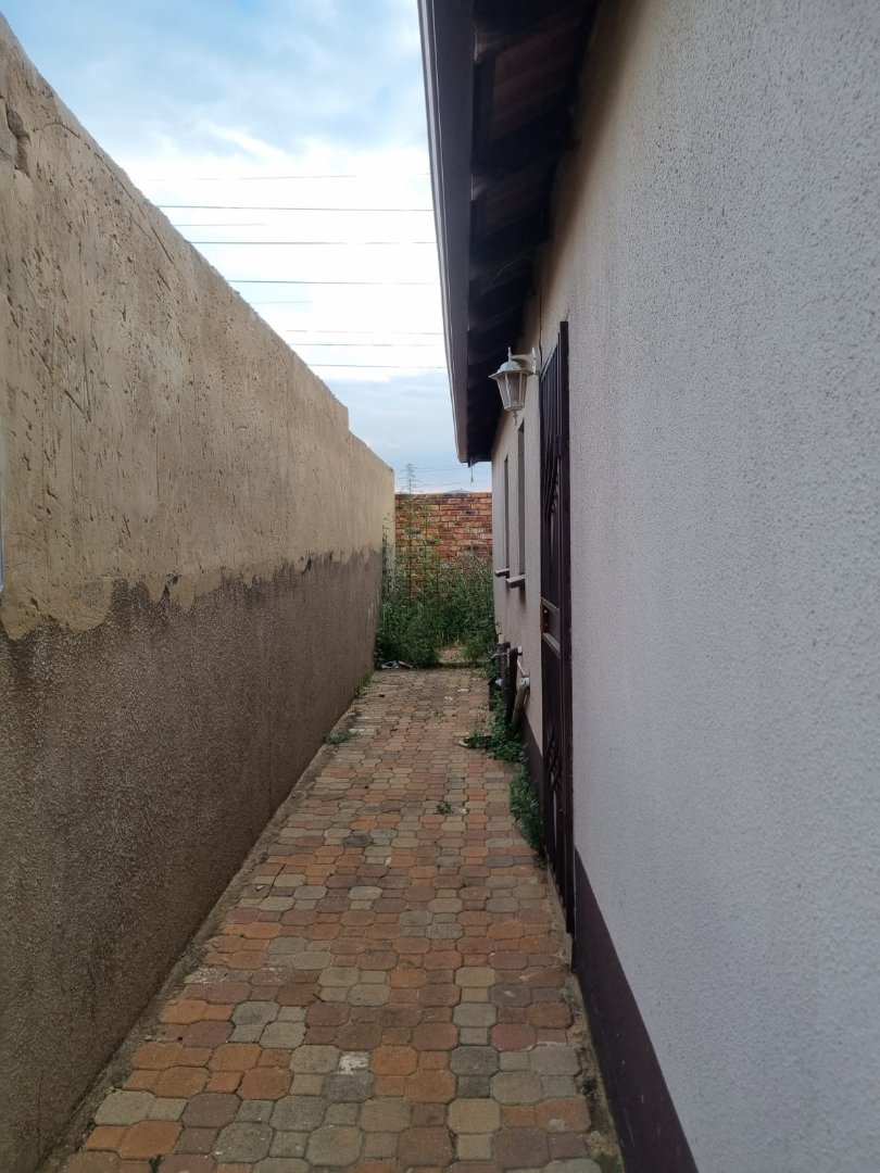 3 Bedroom Property for Sale in Windmill Park Gauteng