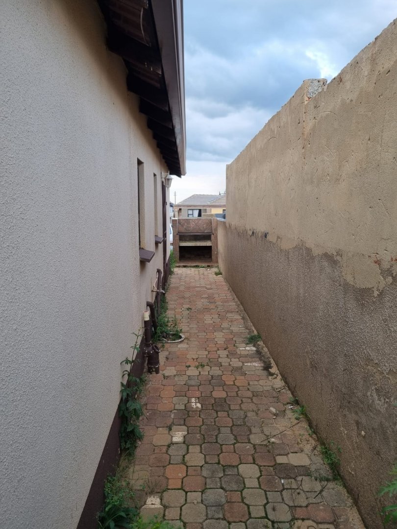 3 Bedroom Property for Sale in Windmill Park Gauteng