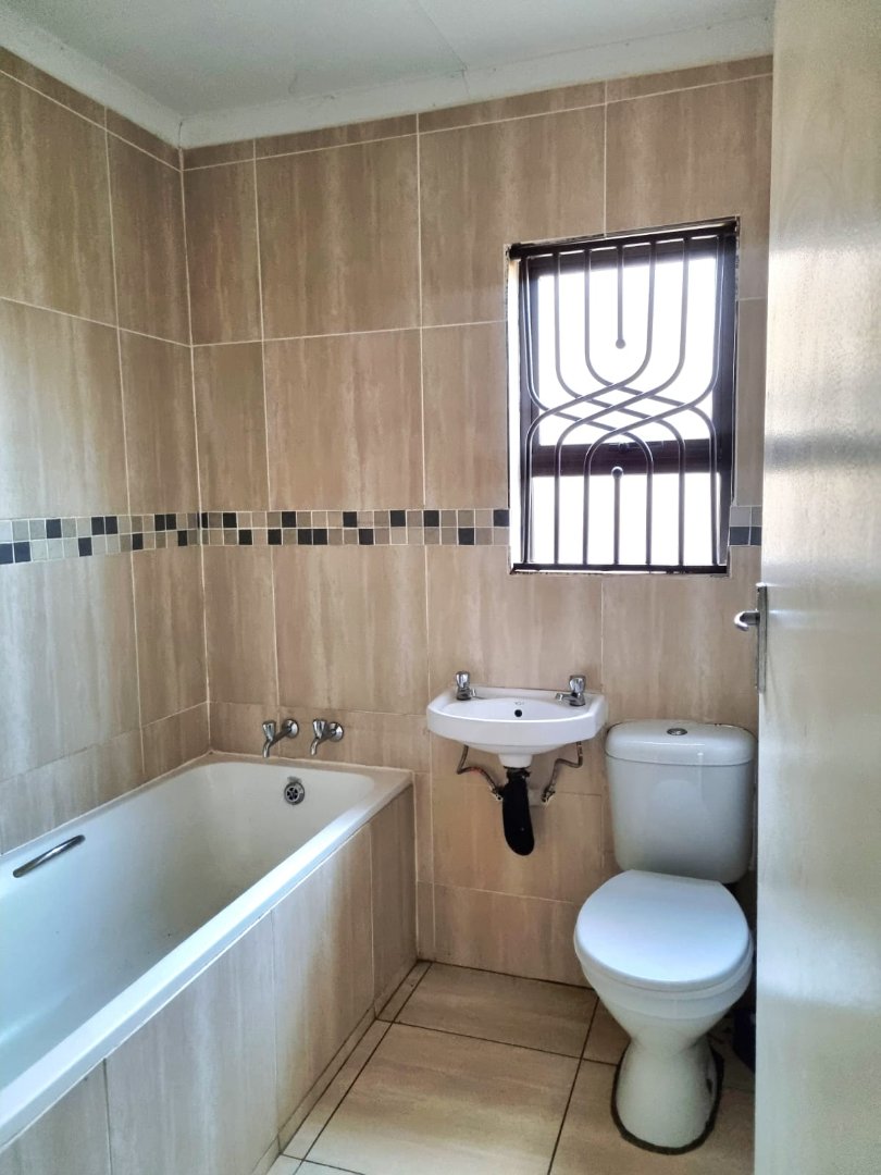 3 Bedroom Property for Sale in Windmill Park Gauteng
