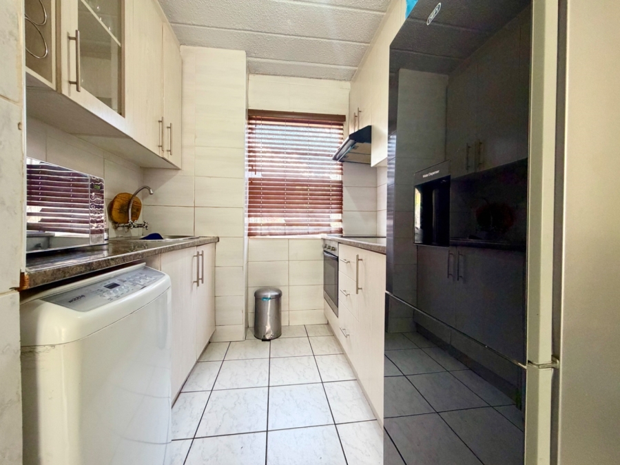 To Let 2 Bedroom Property for Rent in Norkem Park Gauteng