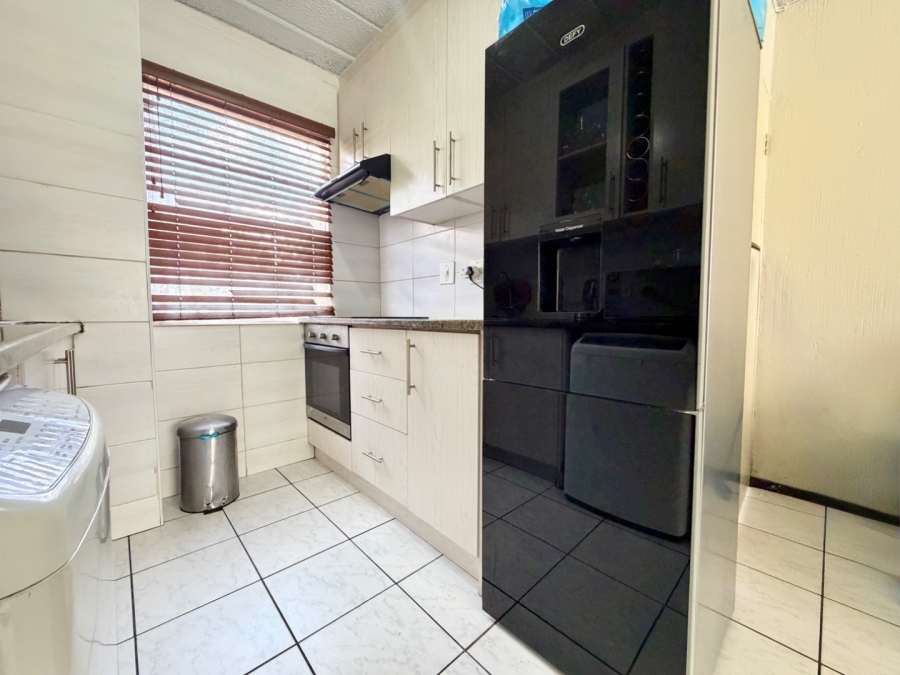 To Let 2 Bedroom Property for Rent in Norkem Park Gauteng