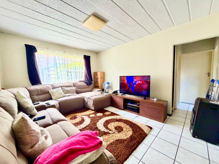 To Let 2 Bedroom Property for Rent in Norkem Park Gauteng