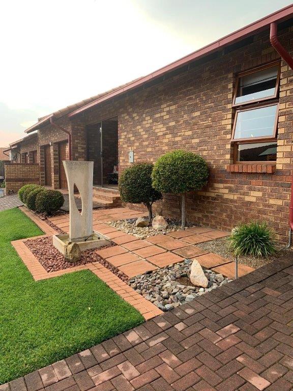 3 Bedroom Property for Sale in Van Riebeeck Park Gauteng