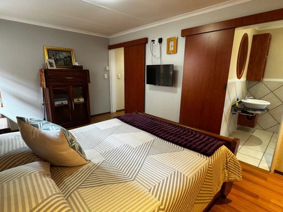 3 Bedroom Property for Sale in Van Riebeeck Park Gauteng